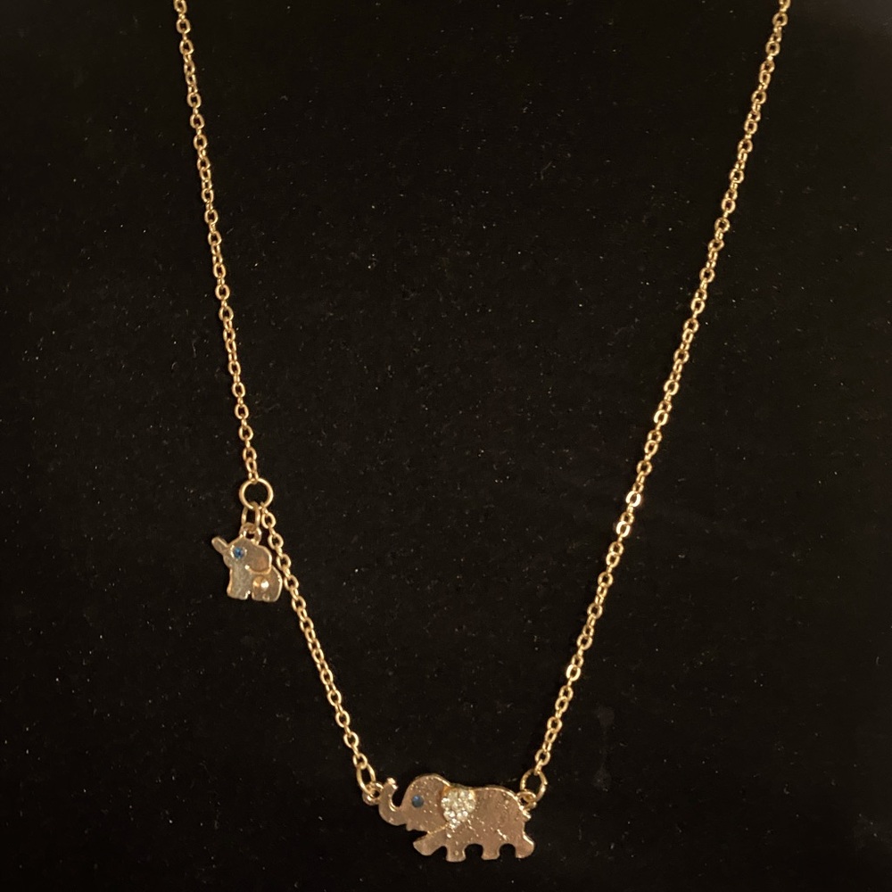 Gold double elephant pendant necklace